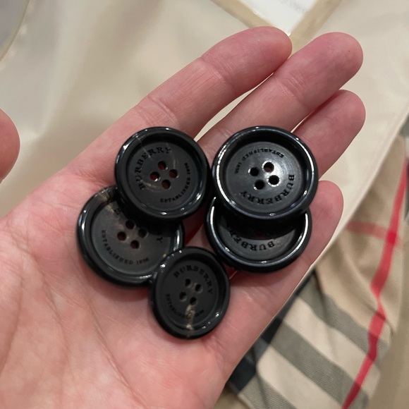 Preowned, 100% Authentic Burberry Heritage Trench US 8 - Picture 14 of 16